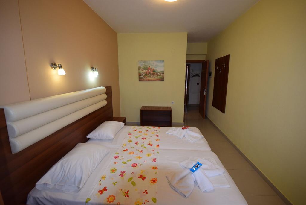 Rainbow Resort Paralía Екстериор снимка